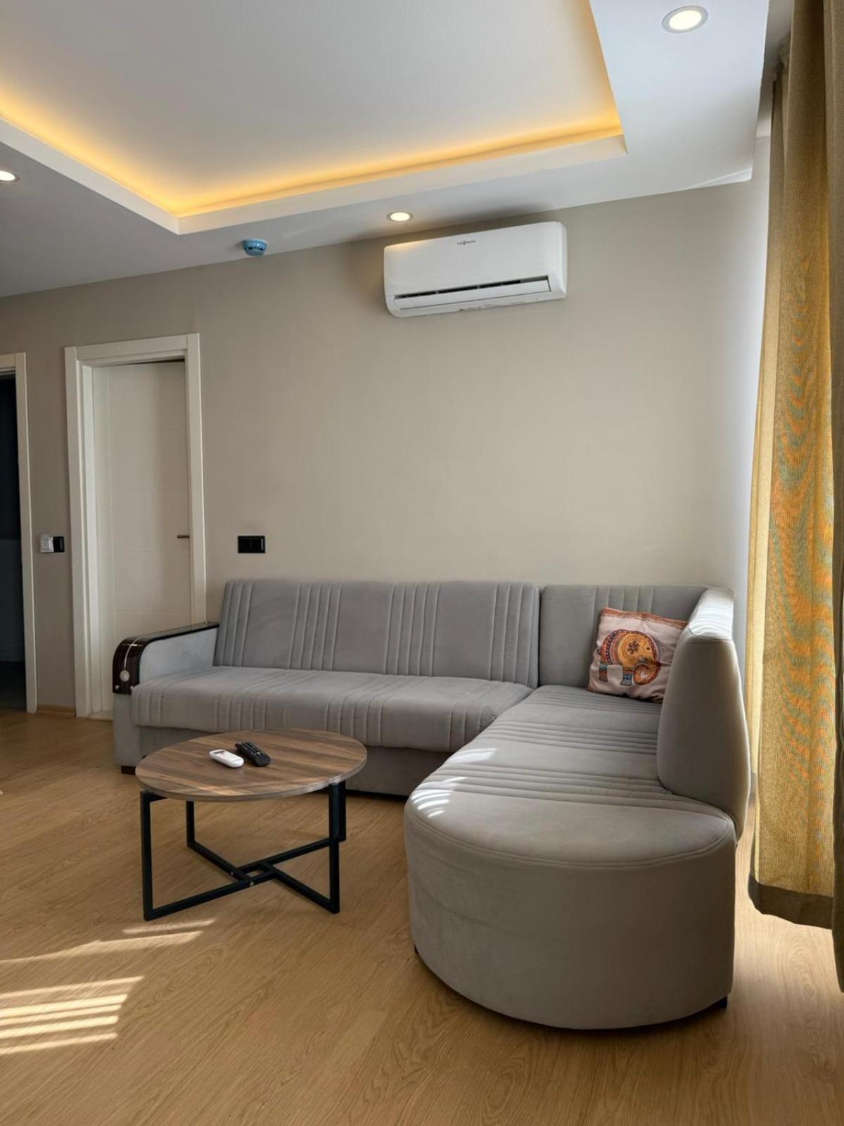 באלאק Red Castle Hotel & Pub מראה חיצוני תמונה