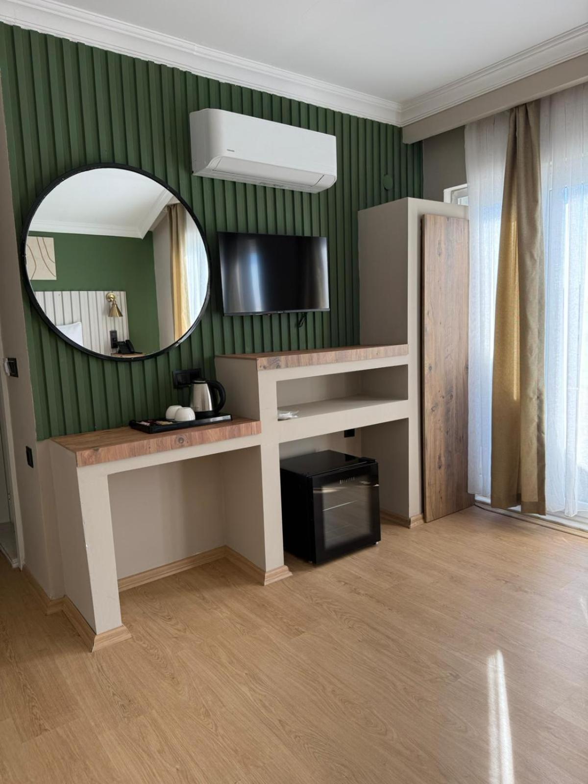 באלאק Red Castle Hotel & Pub מראה חיצוני תמונה