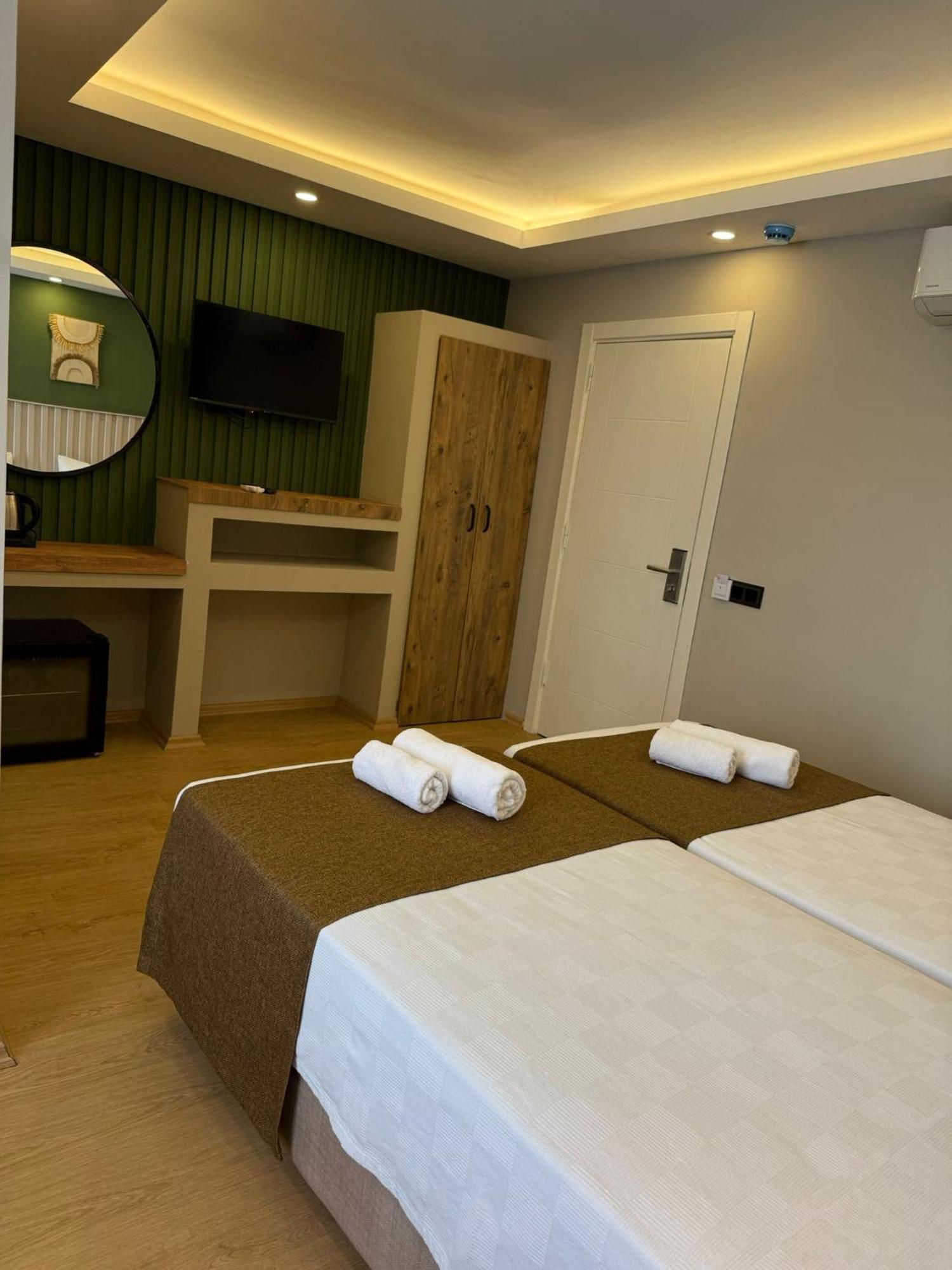 באלאק Red Castle Hotel & Pub מראה חיצוני תמונה