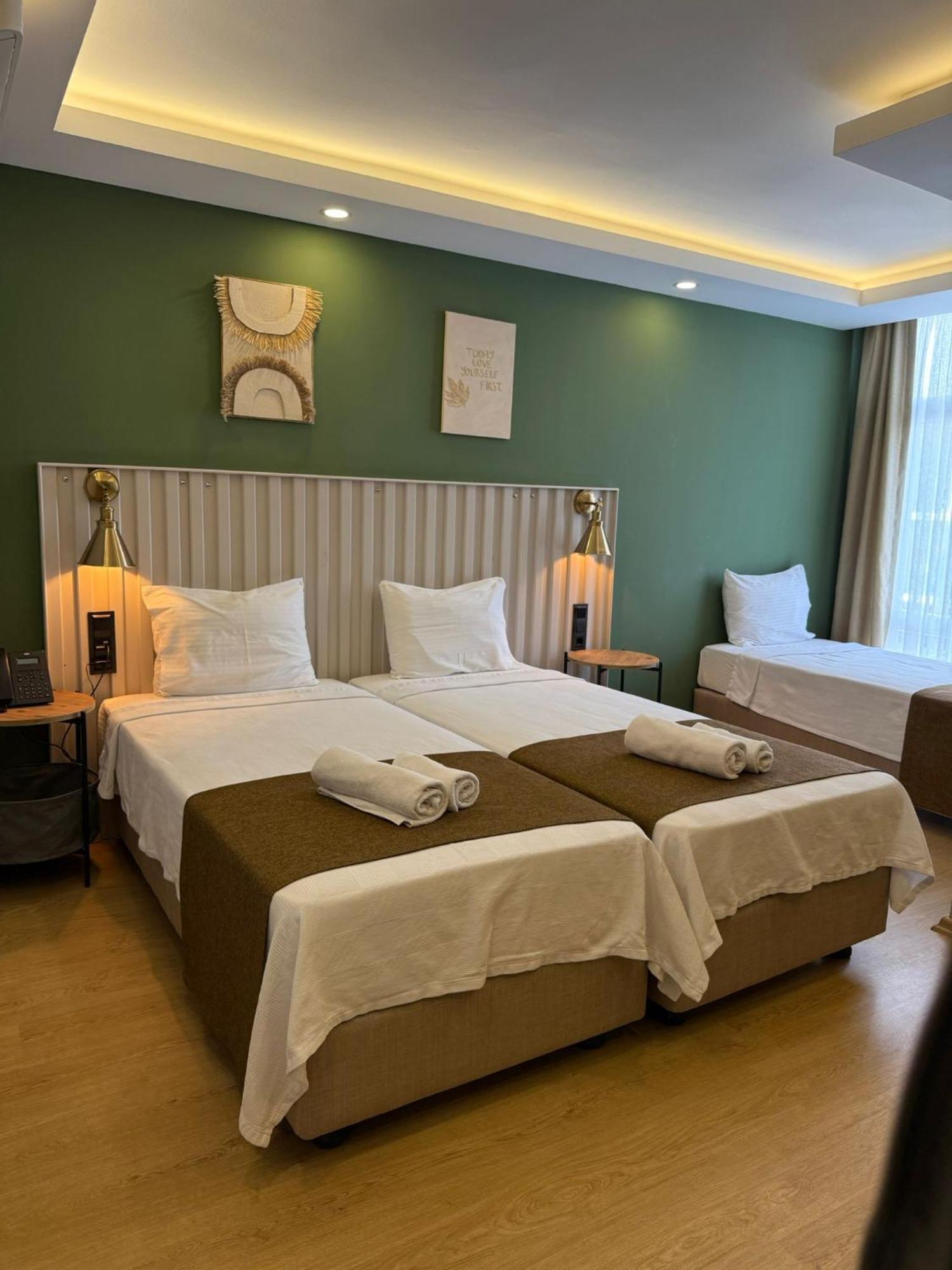 באלאק Red Castle Hotel & Pub מראה חיצוני תמונה