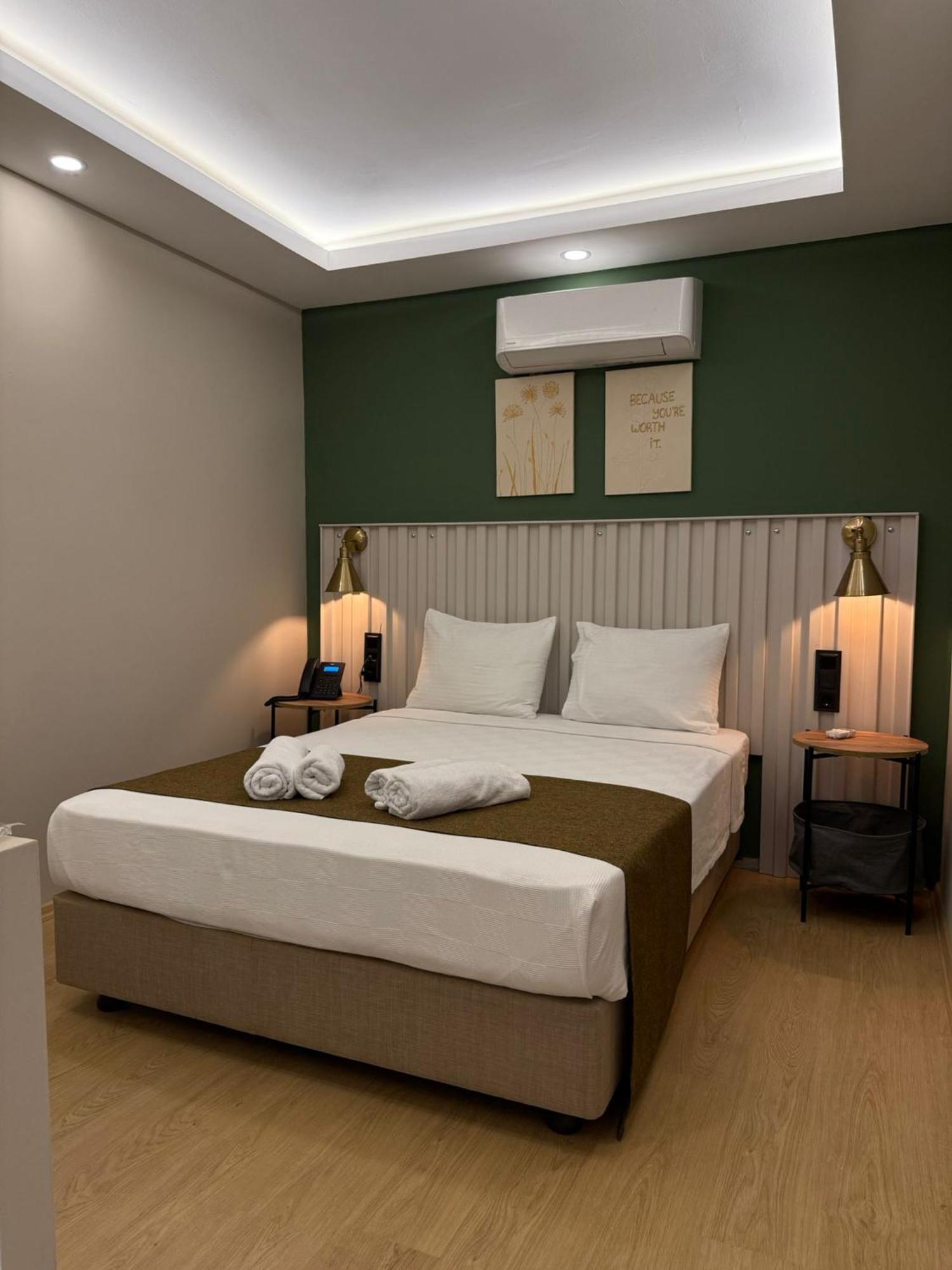 באלאק Red Castle Hotel & Pub מראה חיצוני תמונה