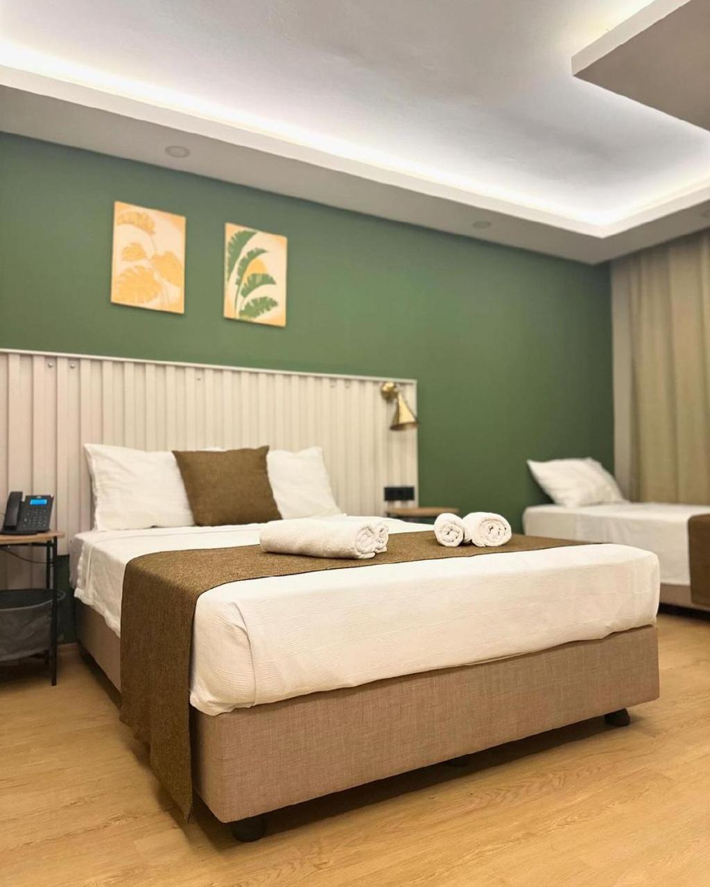 באלאק Red Castle Hotel & Pub מראה חיצוני תמונה